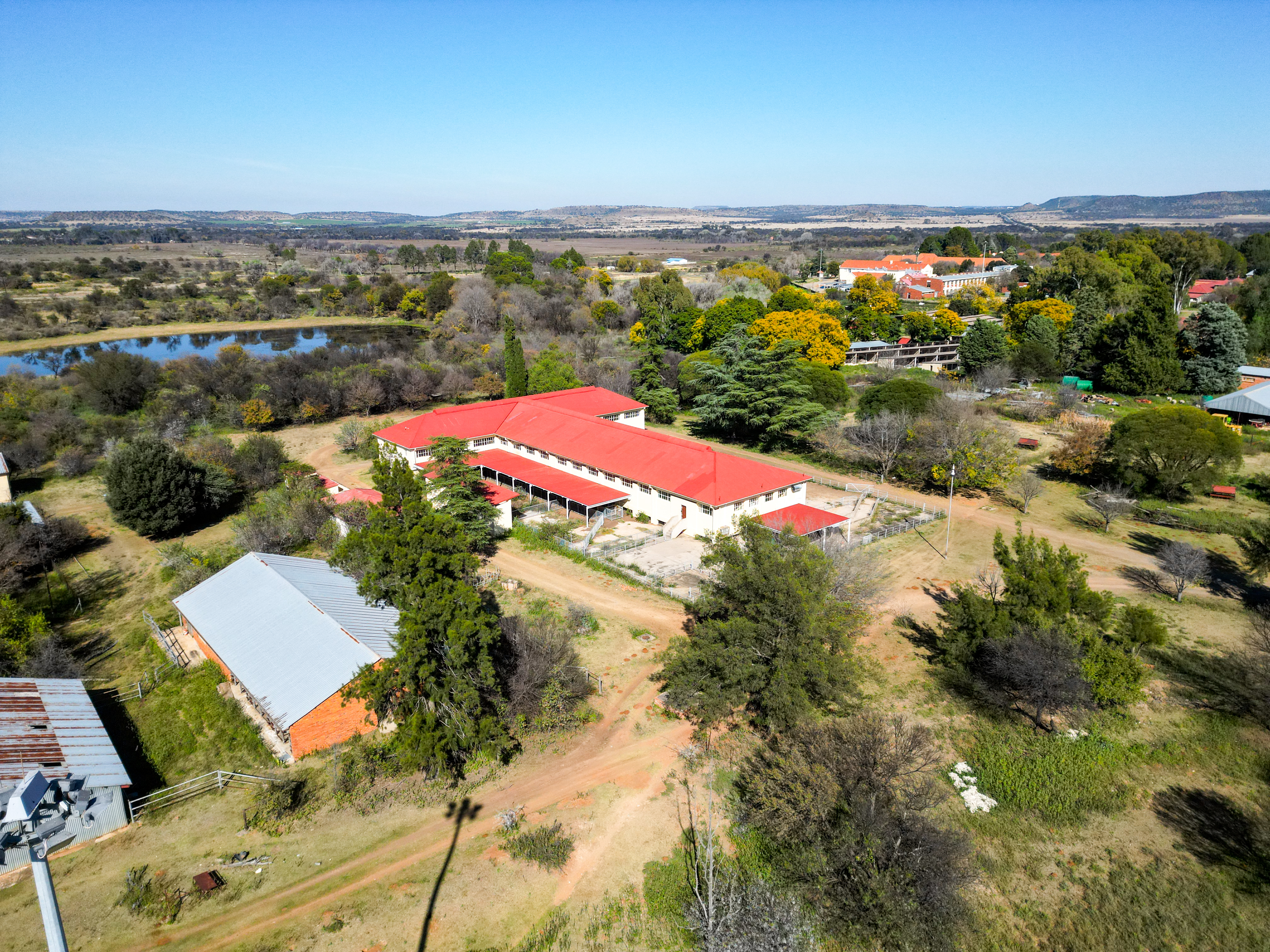 Glen College campus photo 7
