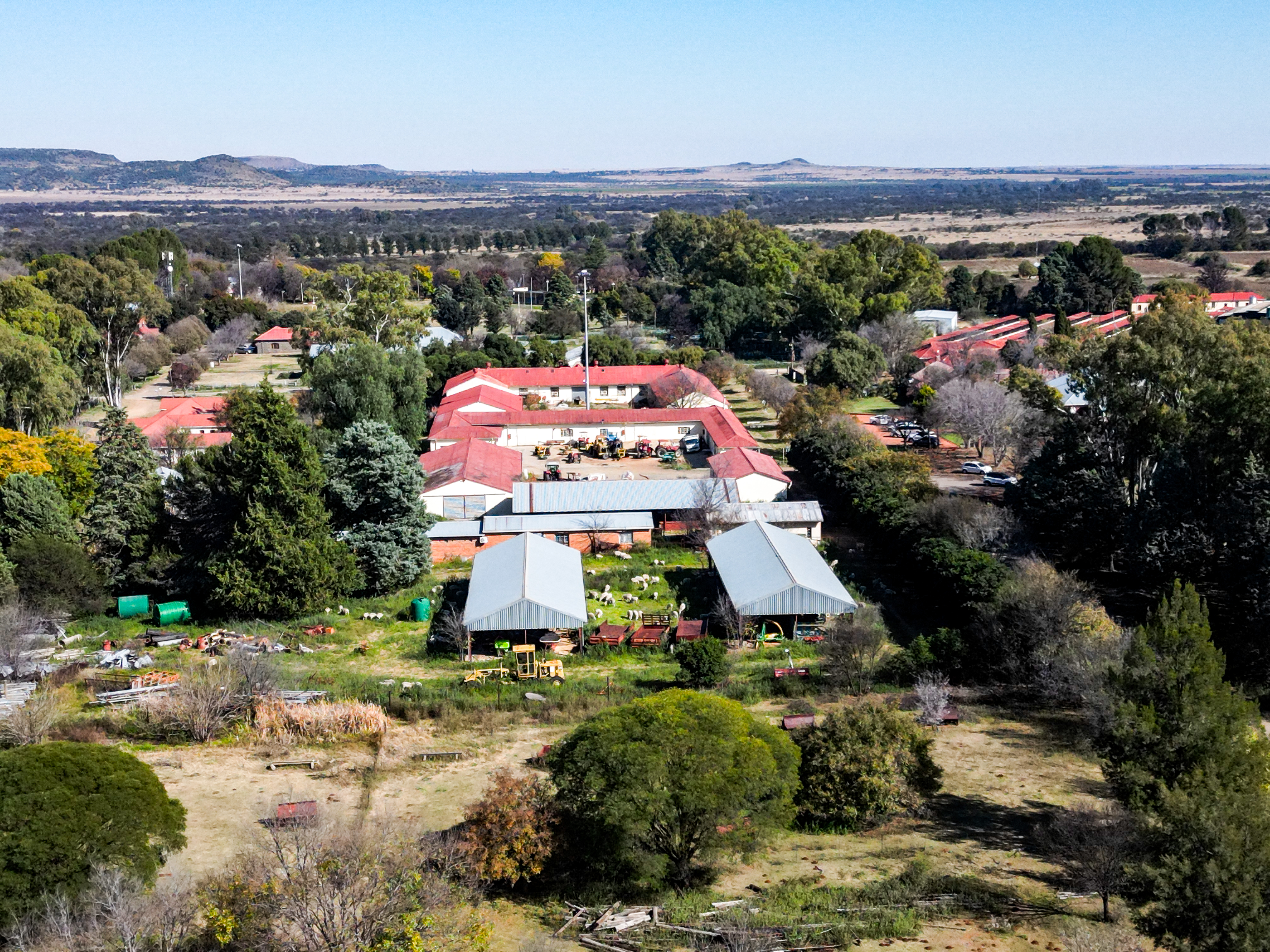 Glen College campus photo 6